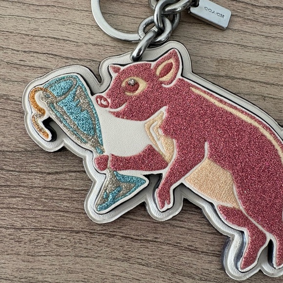 Coach glittery Party Pig bag charms FOBs keychain - Picture 4 of 10